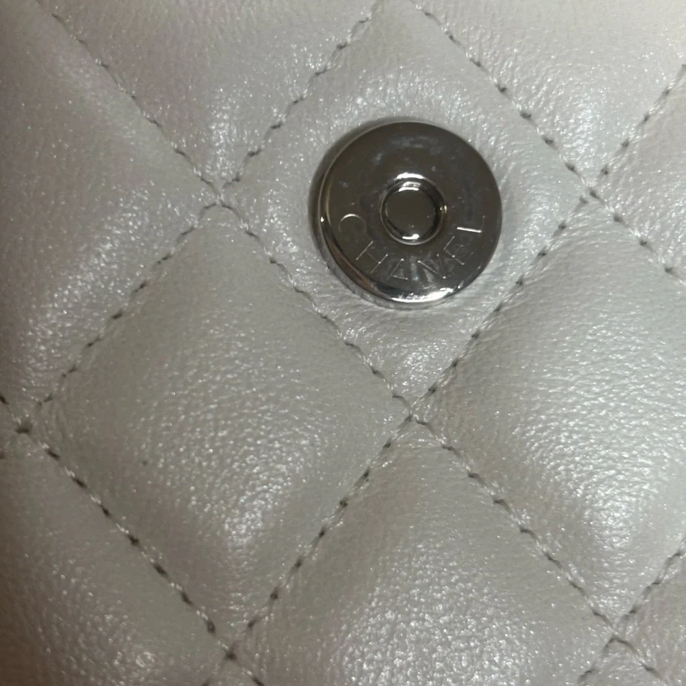 CHANEL MAXI PEARLS Clutch With Chain Bag